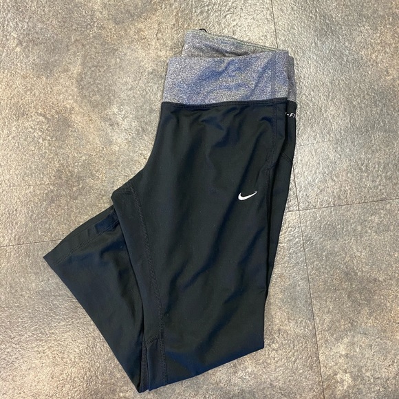 Nike Leggings- Capri - Picture 2 of 5